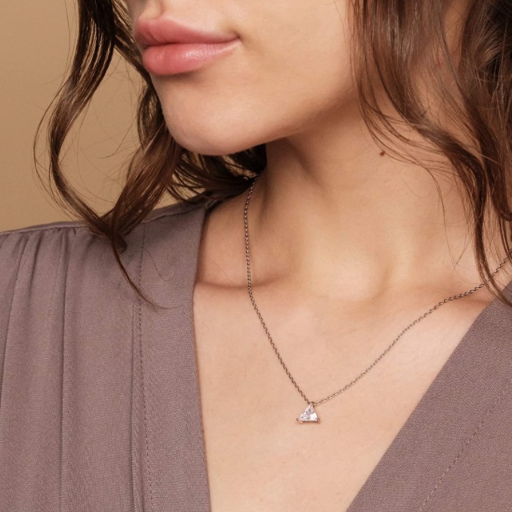 925 Sterling Silver Triangle Cut Cubic Zirconia Diamond Solitaire Necklace!